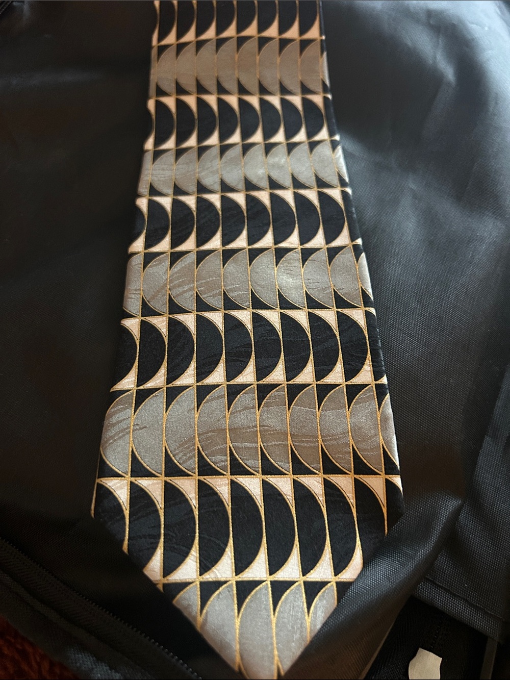 Raphael Milano Italy Classic Black Geometric 💯 Pure Silk Men's Tie